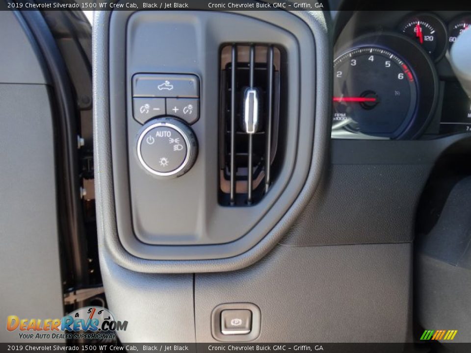 Controls of 2019 Chevrolet Silverado 1500 WT Crew Cab Photo #14