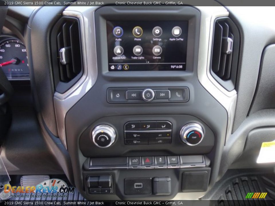 Controls of 2019 GMC Sierra 1500 Crew Cab Photo #18