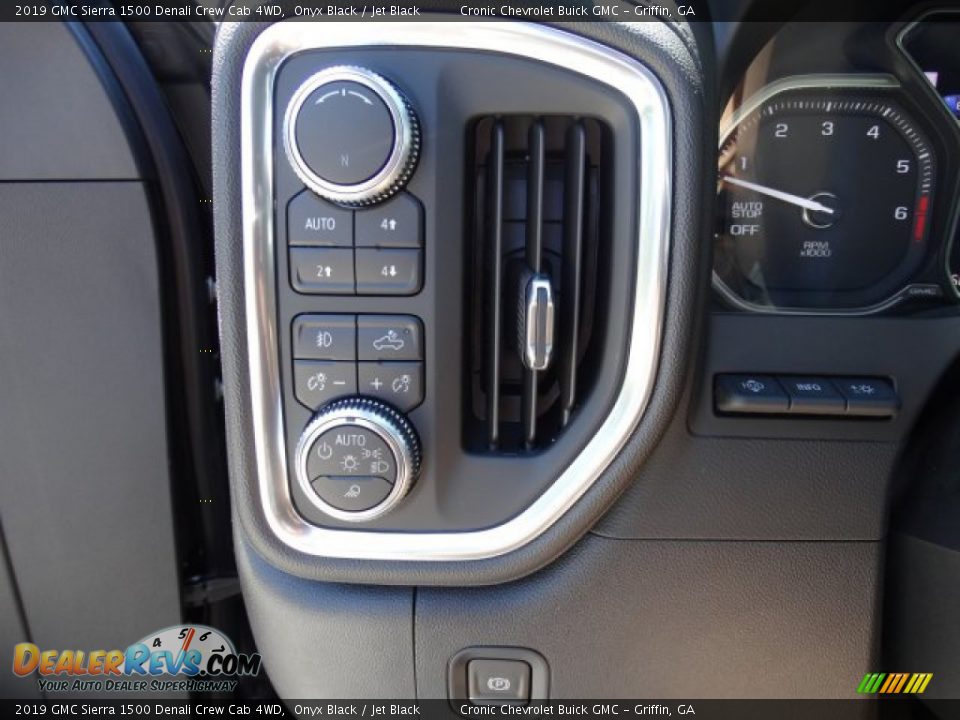 2019 GMC Sierra 1500 Denali Crew Cab 4WD Onyx Black / Jet Black Photo #17