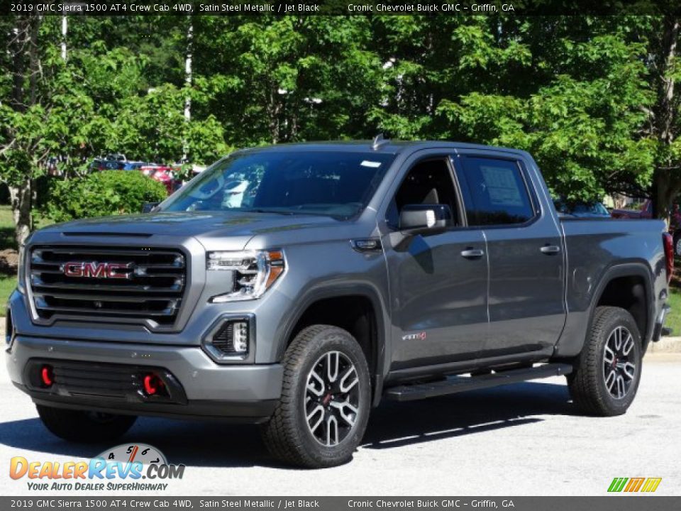 Front 3/4 View of 2019 GMC Sierra 1500 AT4 Crew Cab 4WD Photo #5