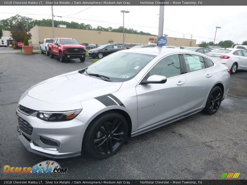 Front 3/4 View of 2018 Chevrolet Malibu LT Photo #1