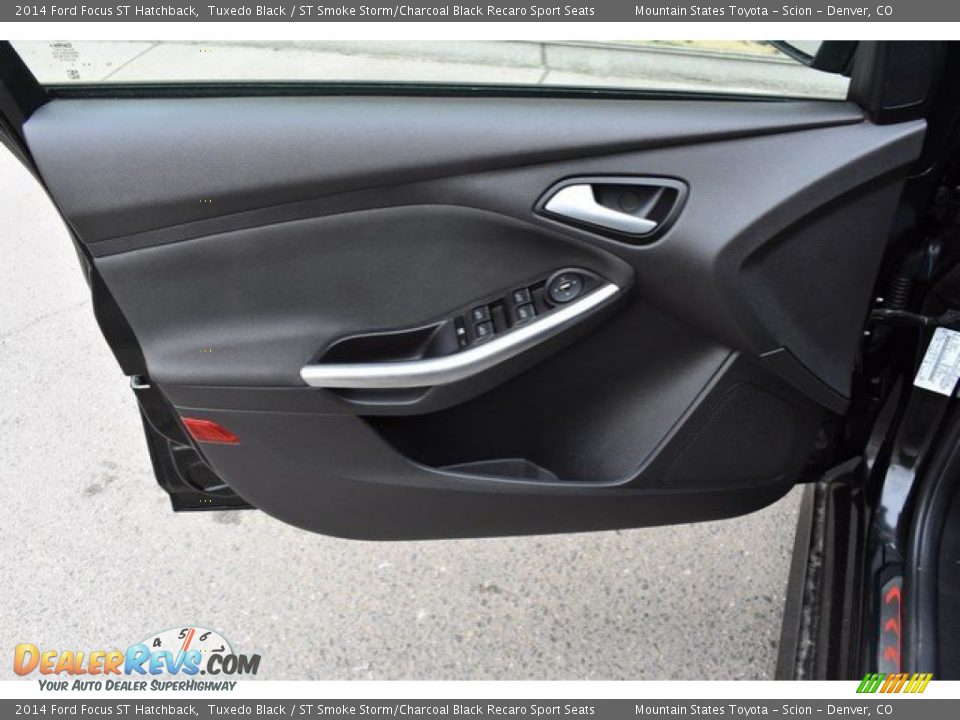 2014 Ford Focus ST Hatchback Tuxedo Black / ST Smoke Storm/Charcoal Black Recaro Sport Seats Photo #24