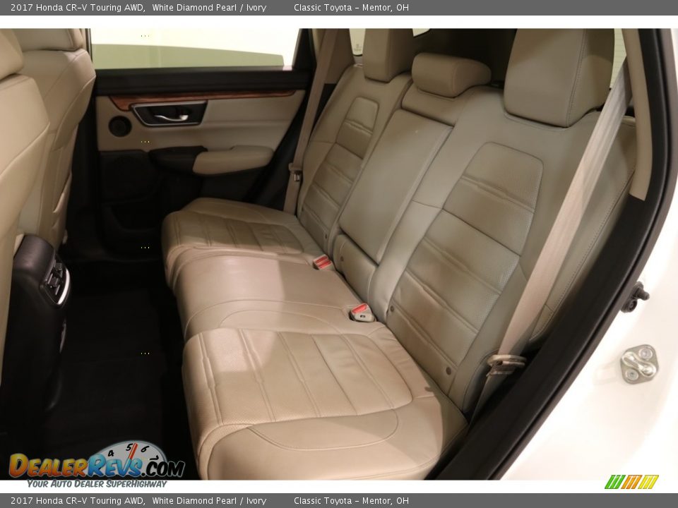 2017 Honda CR-V Touring AWD White Diamond Pearl / Ivory Photo #19