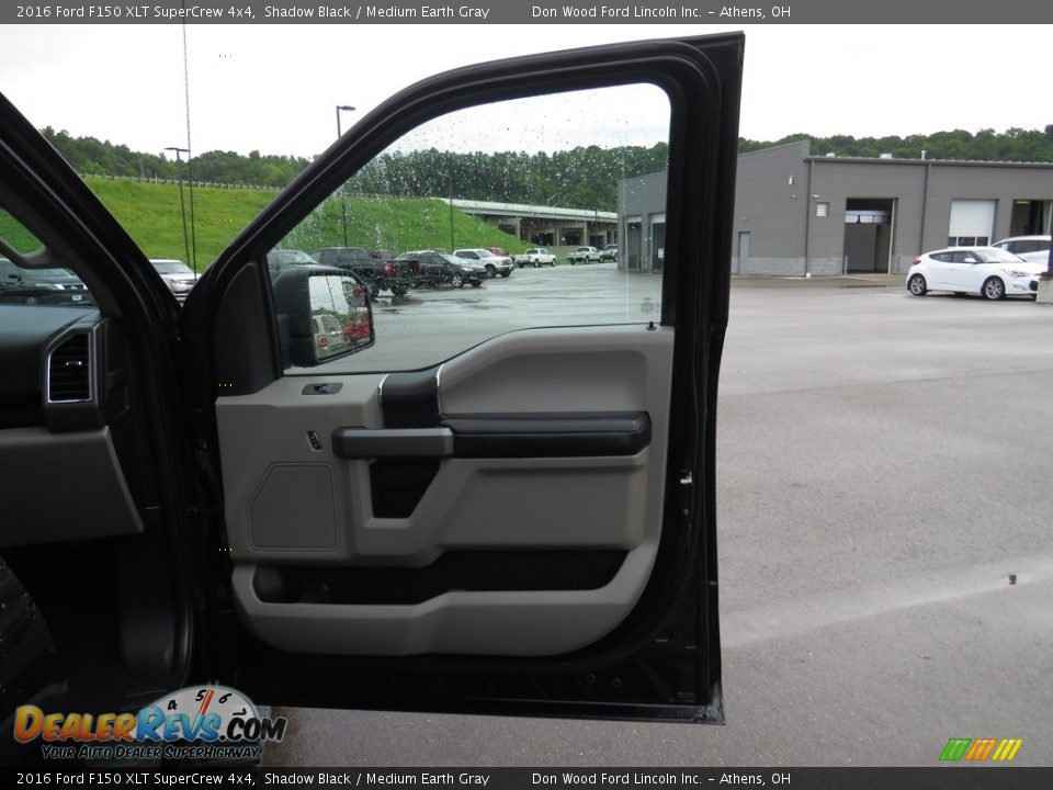 2016 Ford F150 XLT SuperCrew 4x4 Shadow Black / Medium Earth Gray Photo #27
