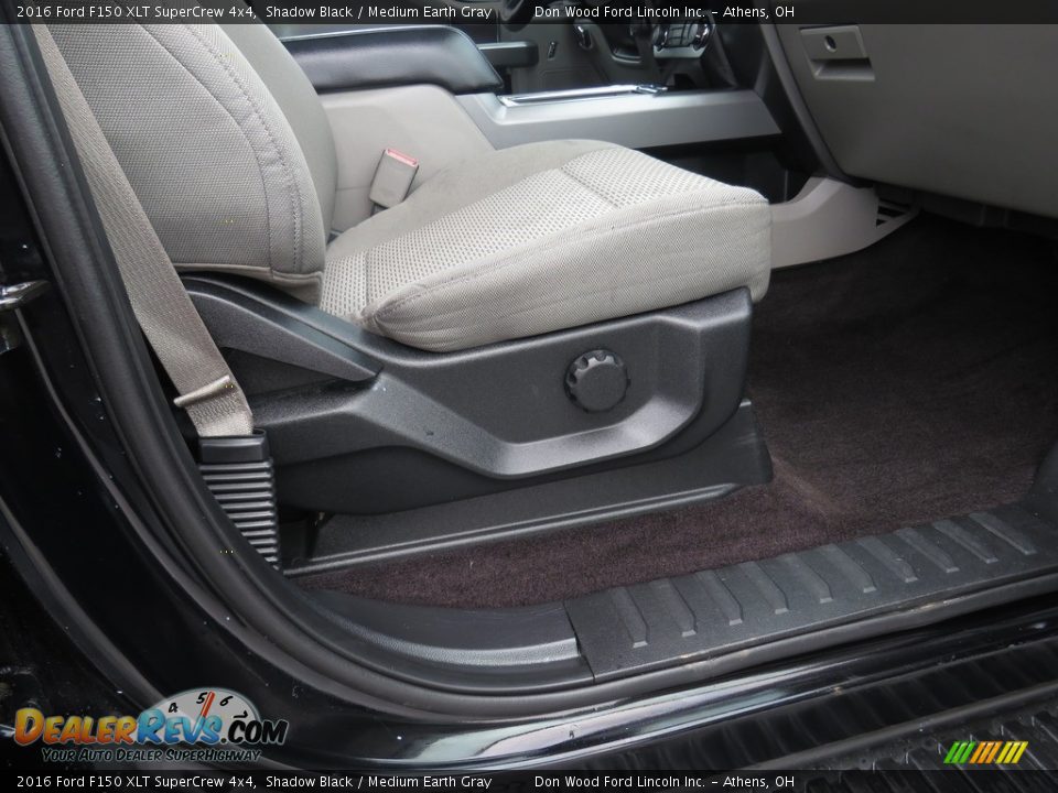 2016 Ford F150 XLT SuperCrew 4x4 Shadow Black / Medium Earth Gray Photo #28