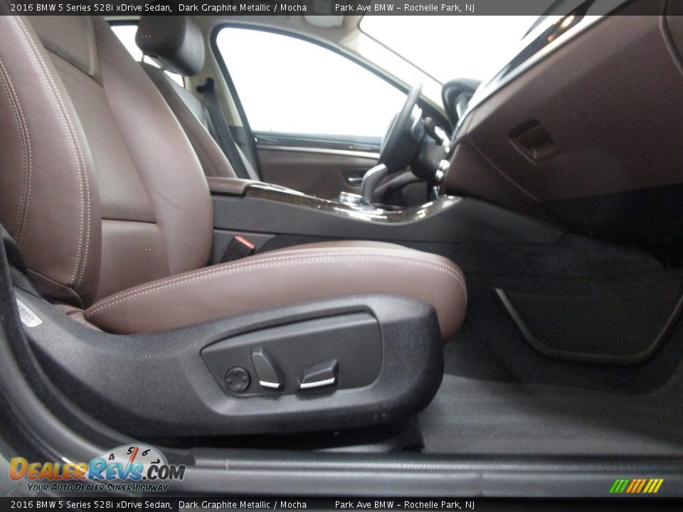 2016 BMW 5 Series 528i xDrive Sedan Dark Graphite Metallic / Mocha Photo #13
