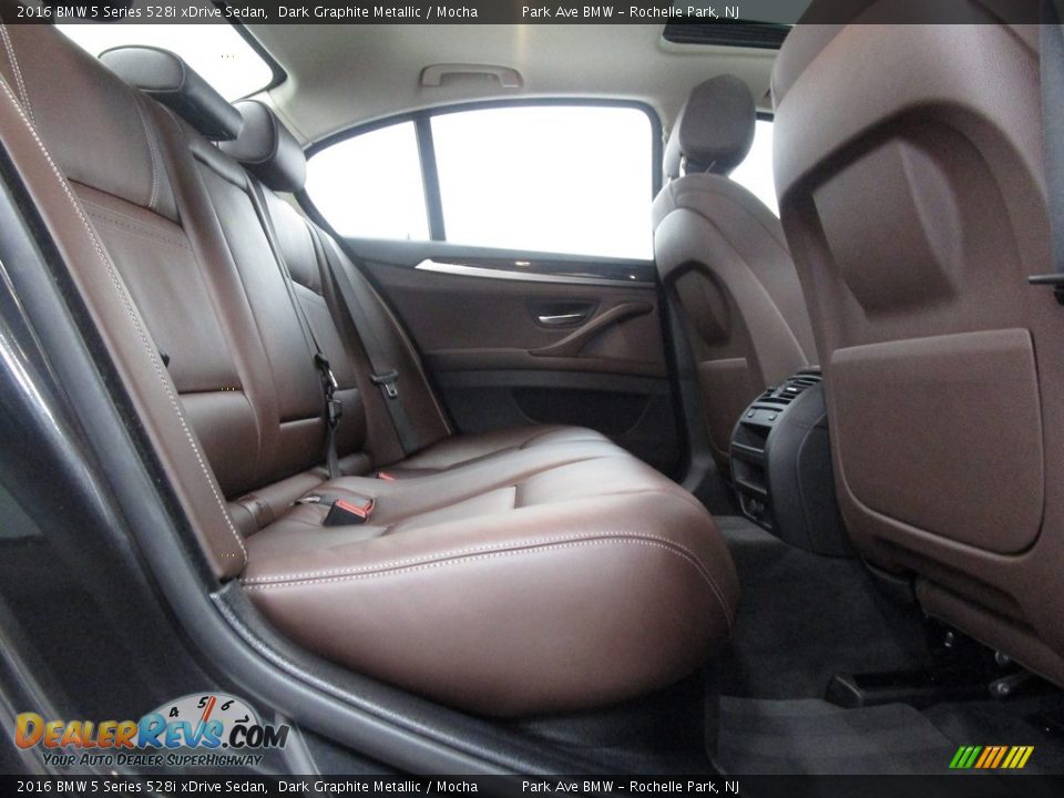 2016 BMW 5 Series 528i xDrive Sedan Dark Graphite Metallic / Mocha Photo #16