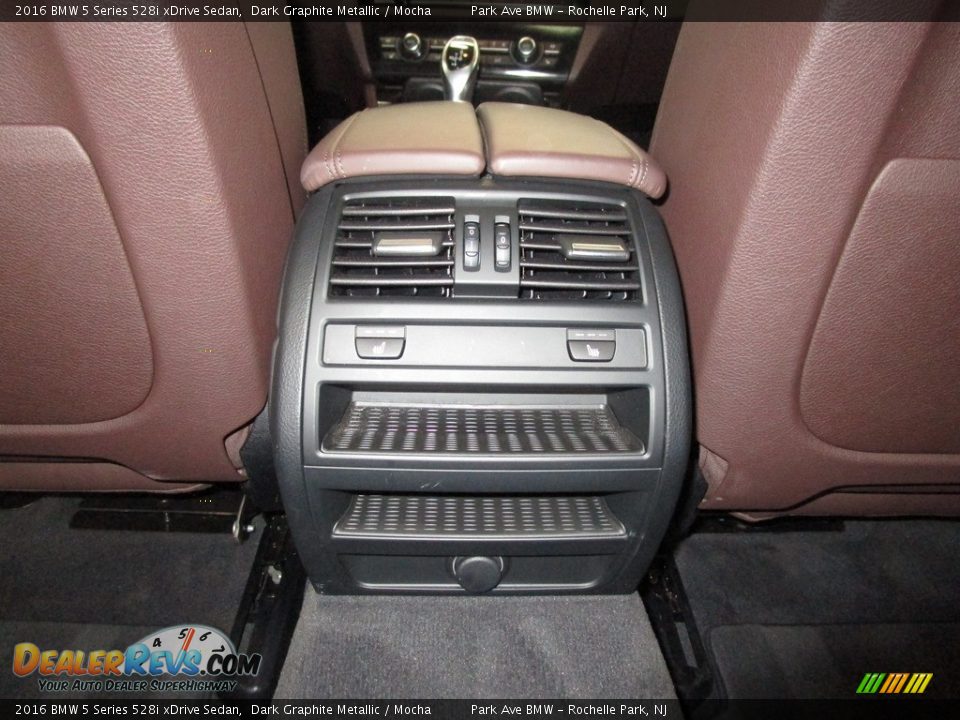 2016 BMW 5 Series 528i xDrive Sedan Dark Graphite Metallic / Mocha Photo #17