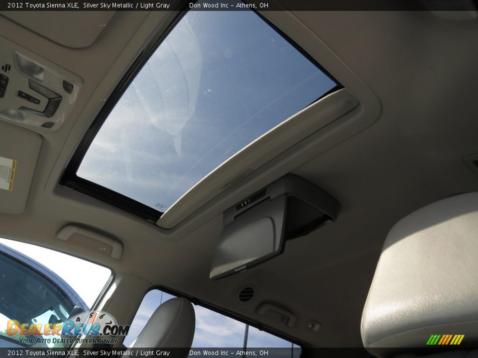 2012 Toyota Sienna XLE Silver Sky Metallic / Light Gray Photo #2