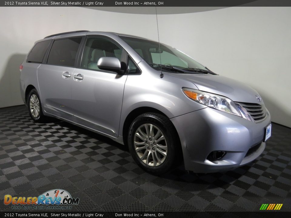 2012 Toyota Sienna XLE Silver Sky Metallic / Light Gray Photo #3