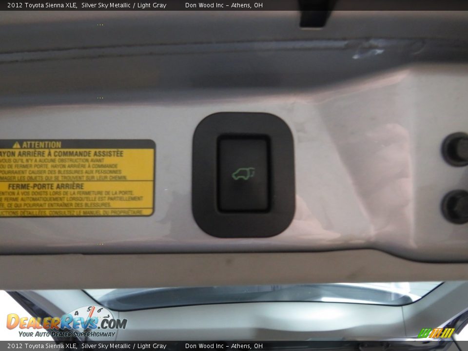 2012 Toyota Sienna XLE Silver Sky Metallic / Light Gray Photo #14