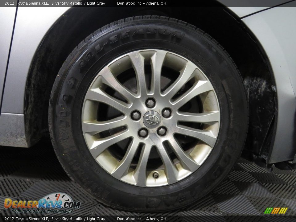 2012 Toyota Sienna XLE Silver Sky Metallic / Light Gray Photo #19