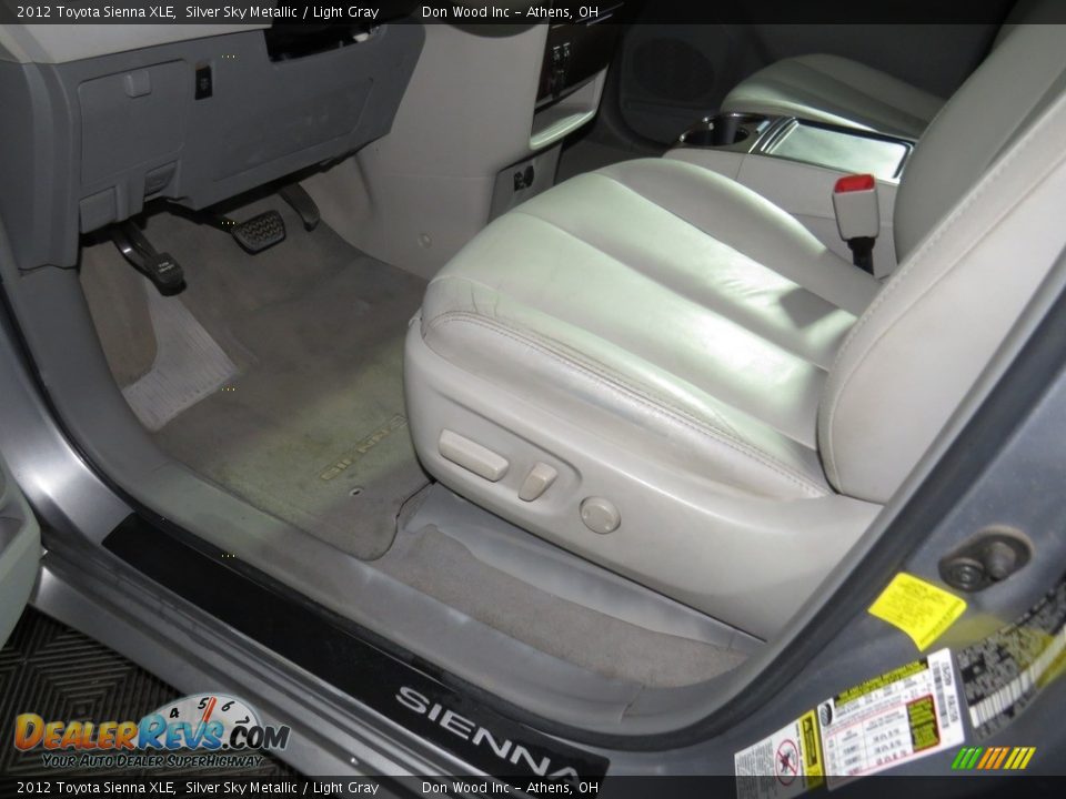 2012 Toyota Sienna XLE Silver Sky Metallic / Light Gray Photo #23
