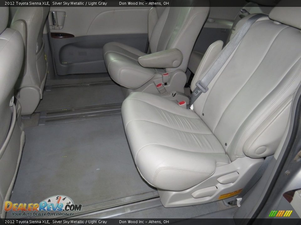 2012 Toyota Sienna XLE Silver Sky Metallic / Light Gray Photo #26