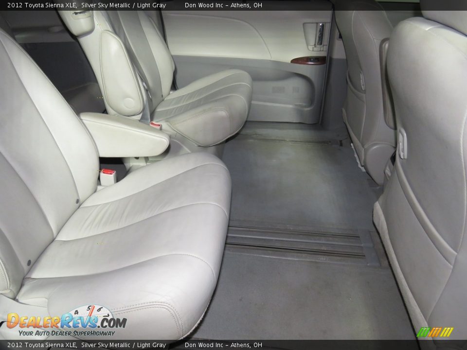 2012 Toyota Sienna XLE Silver Sky Metallic / Light Gray Photo #30