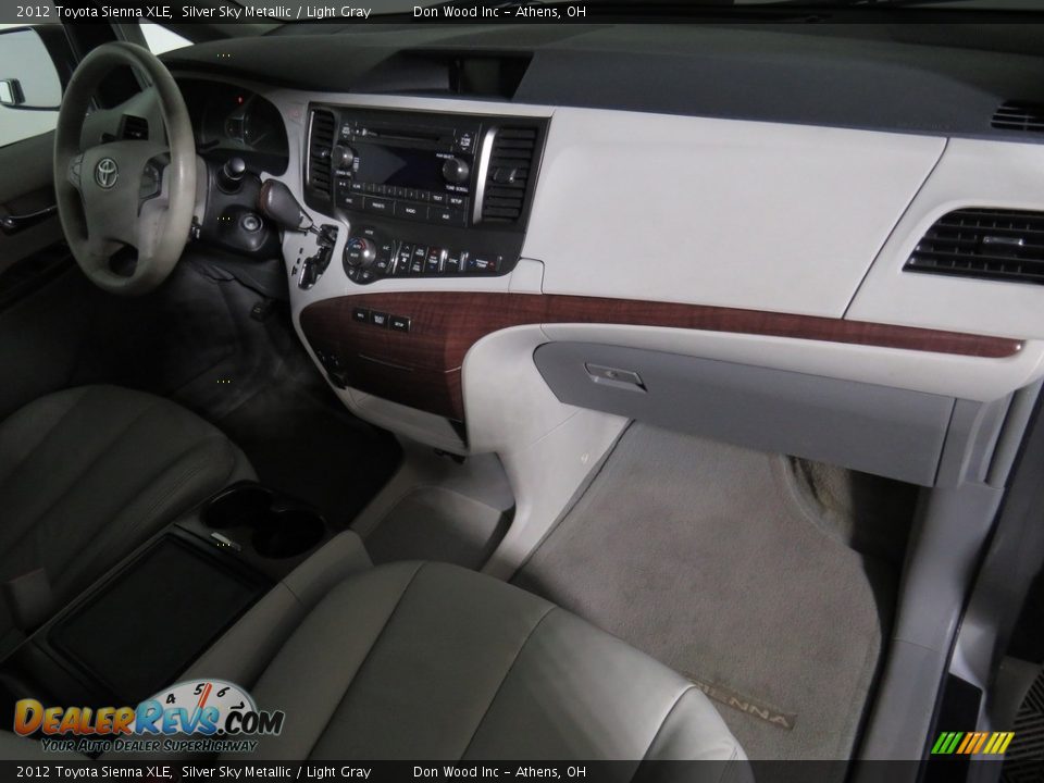 2012 Toyota Sienna XLE Silver Sky Metallic / Light Gray Photo #33