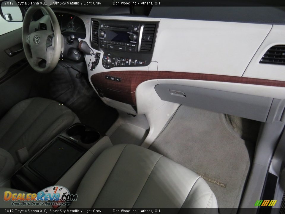 2012 Toyota Sienna XLE Silver Sky Metallic / Light Gray Photo #34