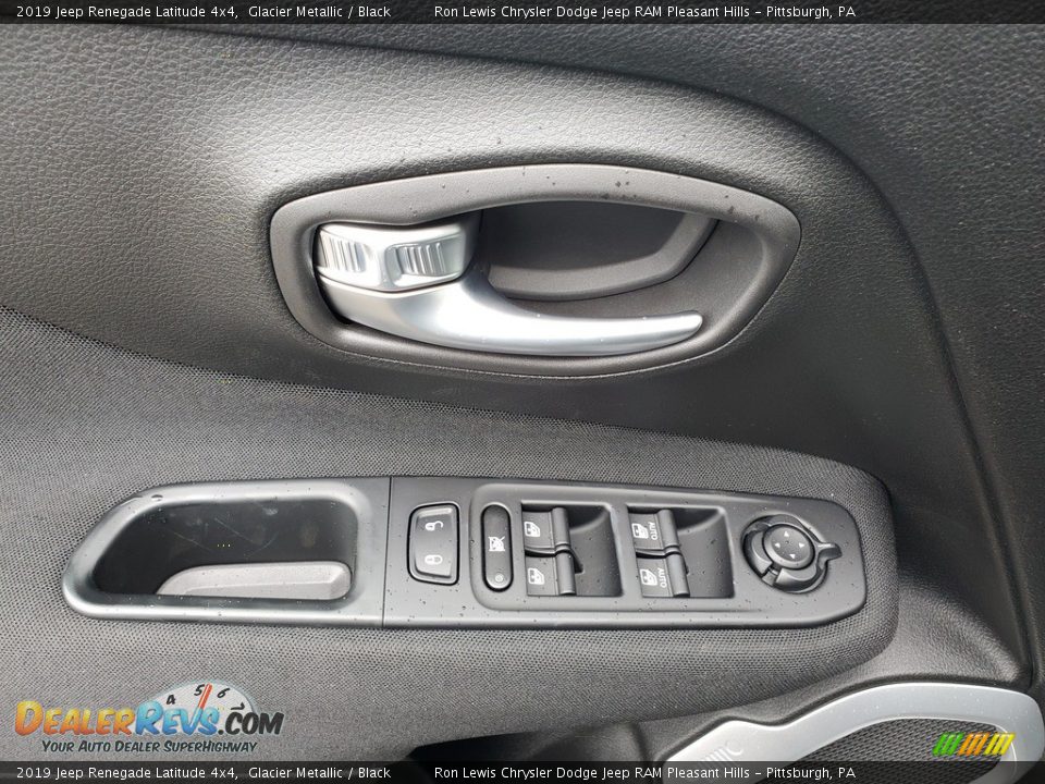 2019 Jeep Renegade Latitude 4x4 Glacier Metallic / Black Photo #14