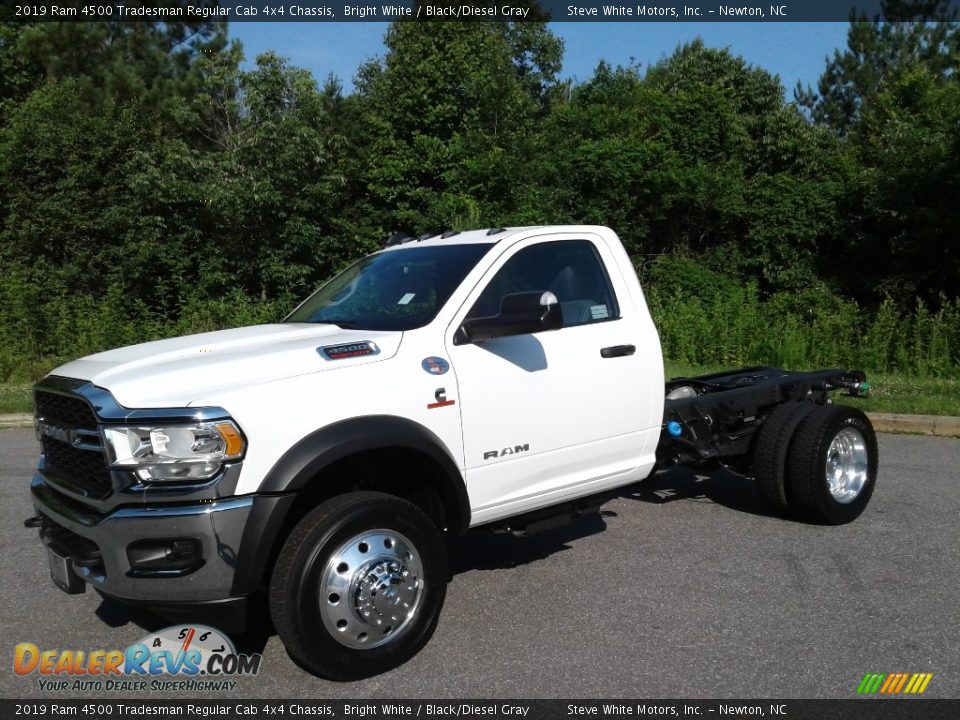 2019 Ram 4500 Tradesman Regular Cab 4x4 Chassis Bright White / Black/Diesel Gray Photo #2