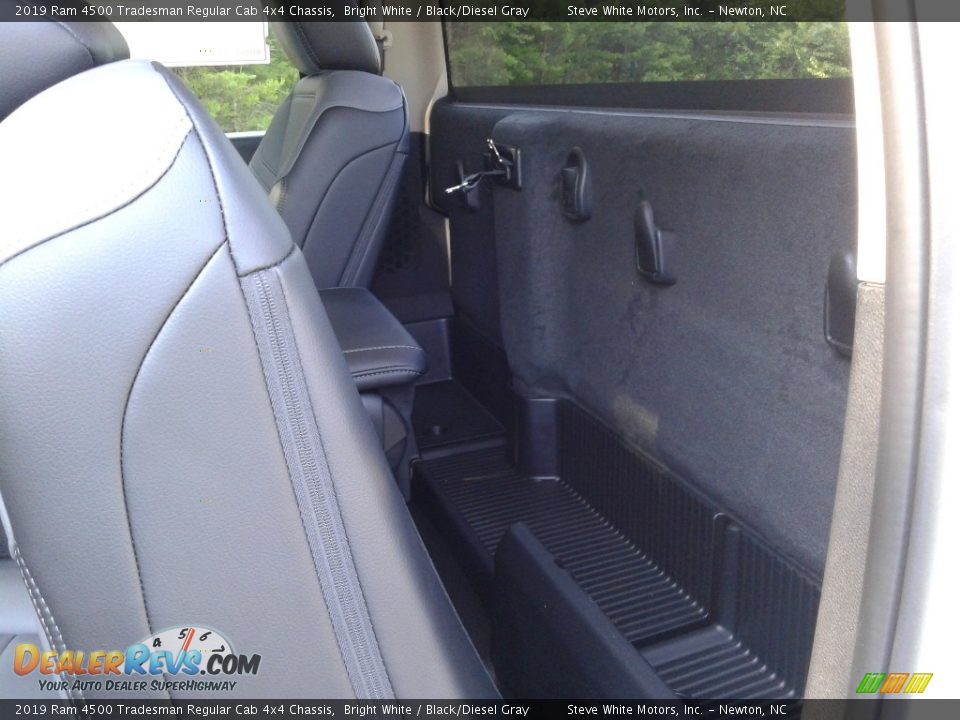 2019 Ram 4500 Tradesman Regular Cab 4x4 Chassis Bright White / Black/Diesel Gray Photo #11
