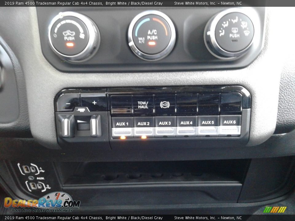 2019 Ram 4500 Tradesman Regular Cab 4x4 Chassis Bright White / Black/Diesel Gray Photo #22