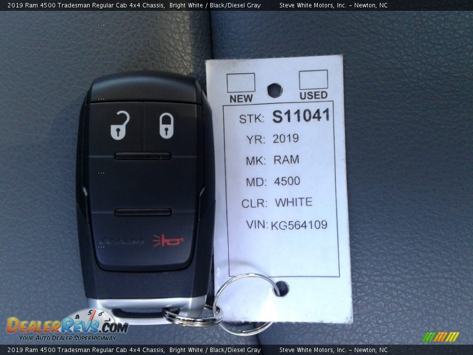 2019 Ram 4500 Tradesman Regular Cab 4x4 Chassis Bright White / Black/Diesel Gray Photo #25