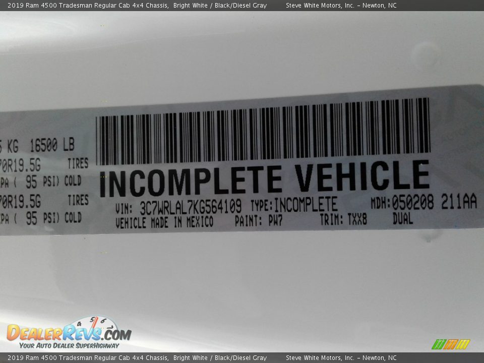 2019 Ram 4500 Tradesman Regular Cab 4x4 Chassis Bright White / Black/Diesel Gray Photo #27