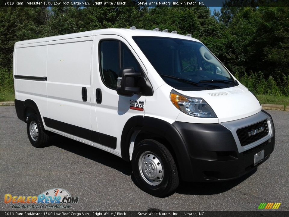 2019 Ram ProMaster 1500 Low Roof Cargo Van Bright White / Black Photo #4