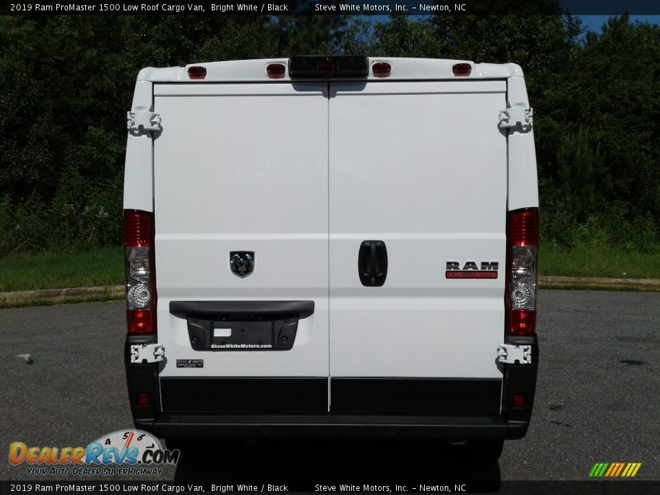 2019 Ram ProMaster 1500 Low Roof Cargo Van Bright White / Black Photo #7