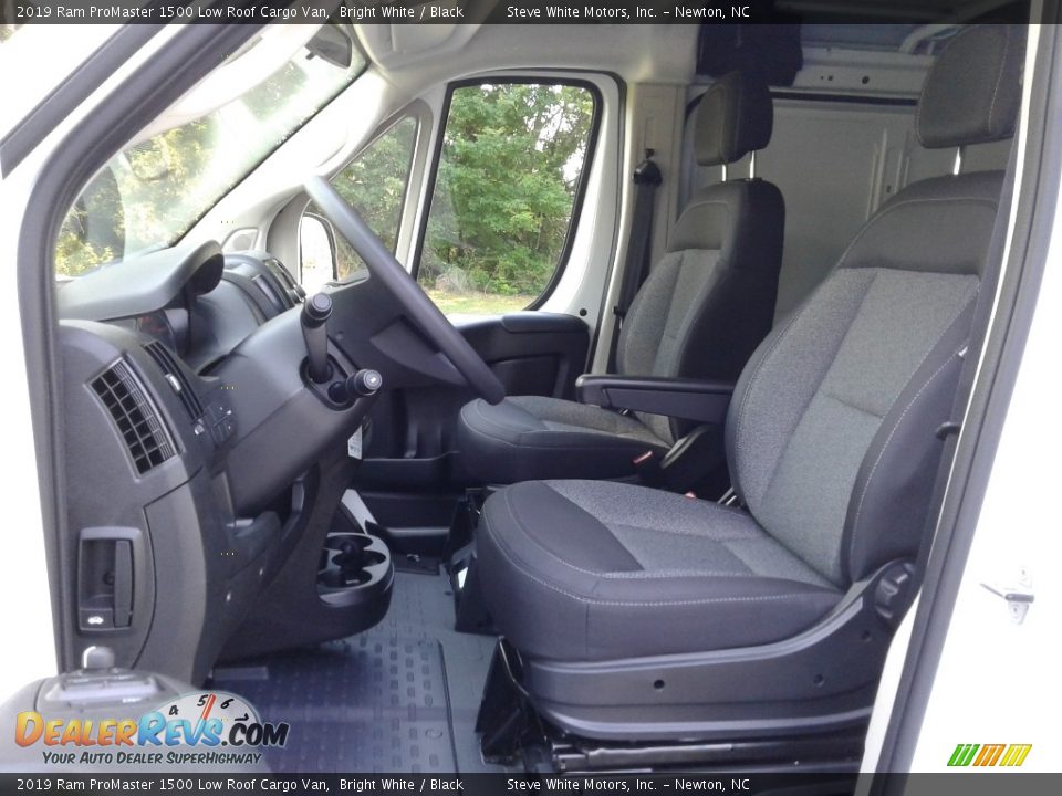 2019 Ram ProMaster 1500 Low Roof Cargo Van Bright White / Black Photo #10