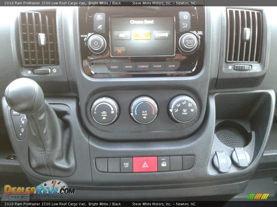 2019 Ram ProMaster 1500 Low Roof Cargo Van Bright White / Black Photo #17