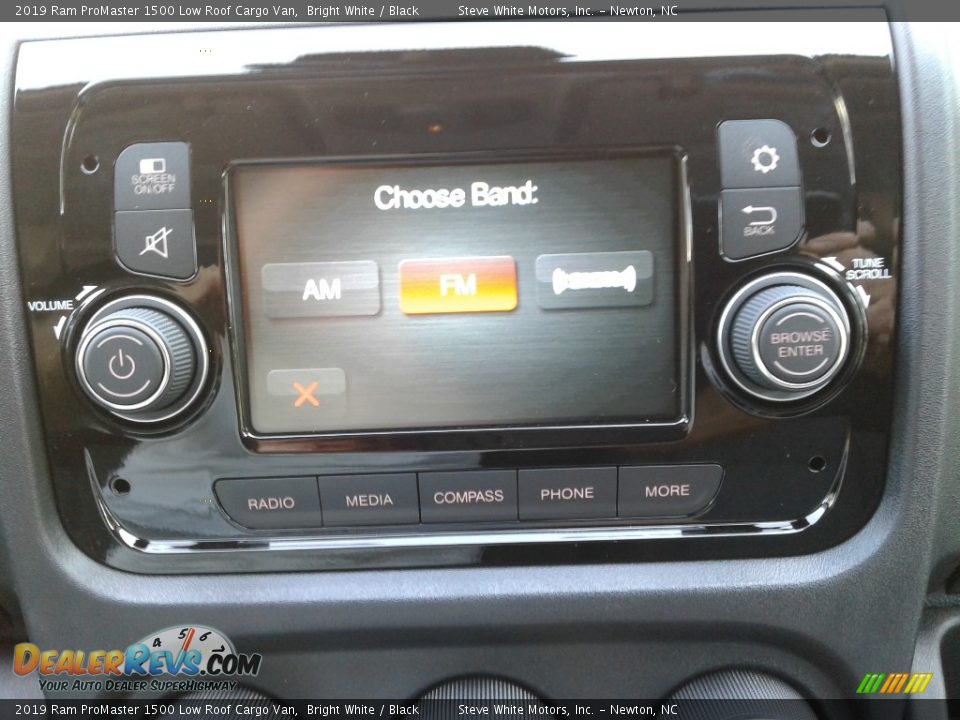 2019 Ram ProMaster 1500 Low Roof Cargo Van Bright White / Black Photo #18