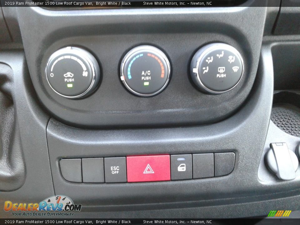 2019 Ram ProMaster 1500 Low Roof Cargo Van Bright White / Black Photo #21