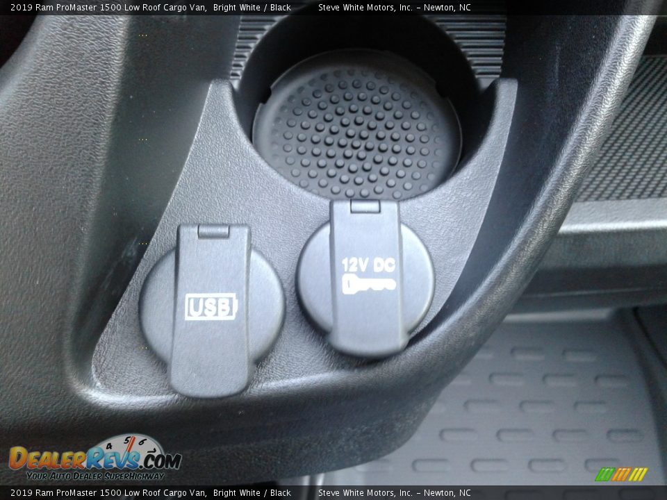 2019 Ram ProMaster 1500 Low Roof Cargo Van Bright White / Black Photo #22