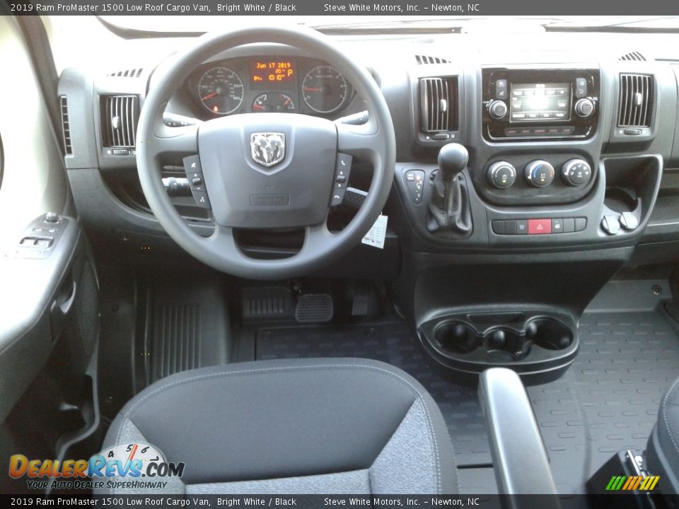 2019 Ram ProMaster 1500 Low Roof Cargo Van Bright White / Black Photo #23