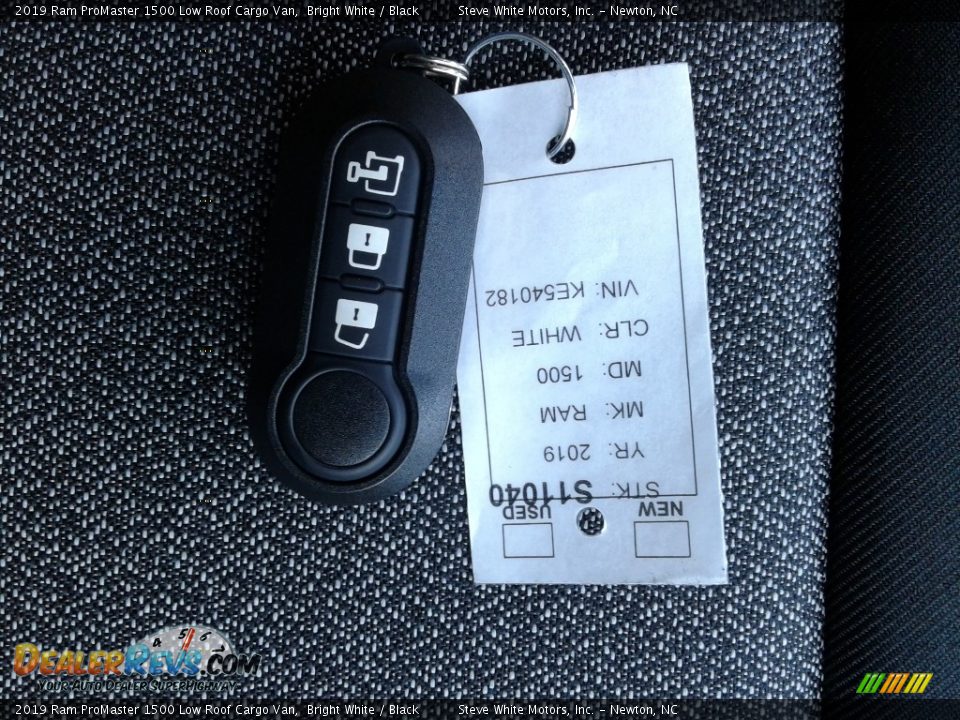 2019 Ram ProMaster 1500 Low Roof Cargo Van Bright White / Black Photo #24