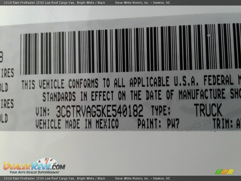 2019 Ram ProMaster 1500 Low Roof Cargo Van Bright White / Black Photo #26