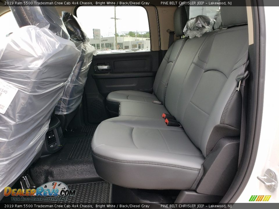 2019 Ram 5500 Tradesman Crew Cab 4x4 Chassis Bright White / Black/Diesel Gray Photo #6