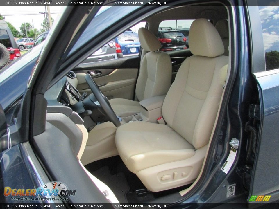 2016 Nissan Rogue SV AWD Arctic Blue Metallic / Almond Photo #16