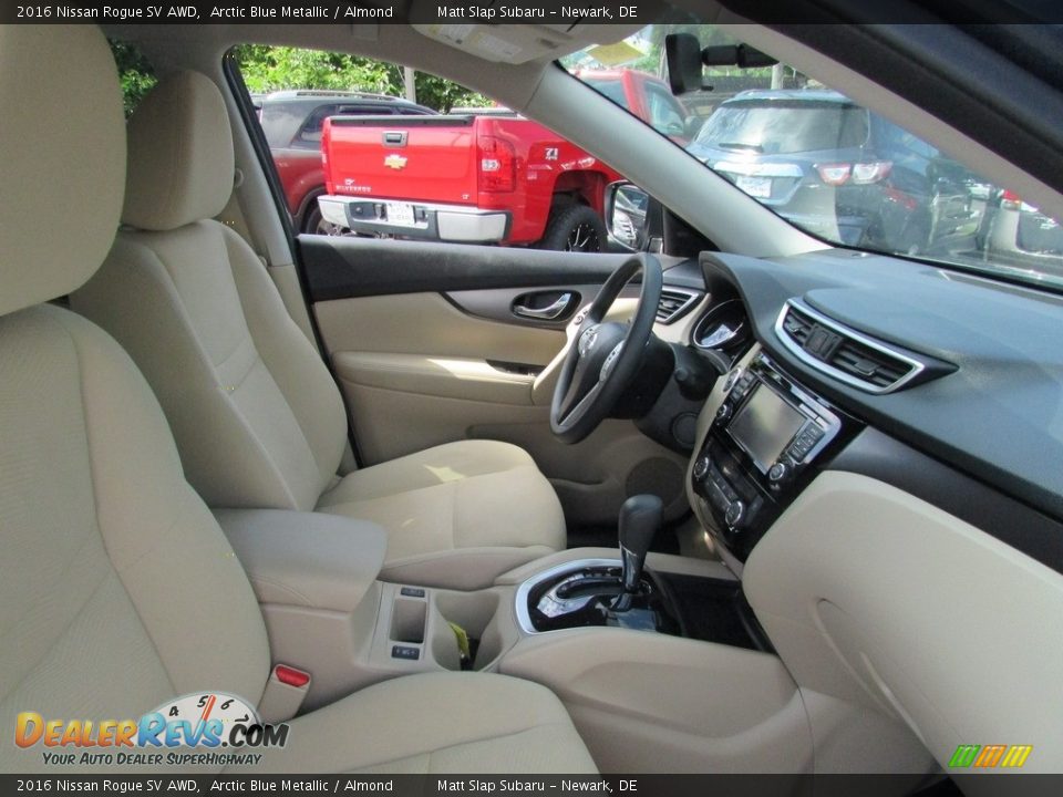 2016 Nissan Rogue SV AWD Arctic Blue Metallic / Almond Photo #17