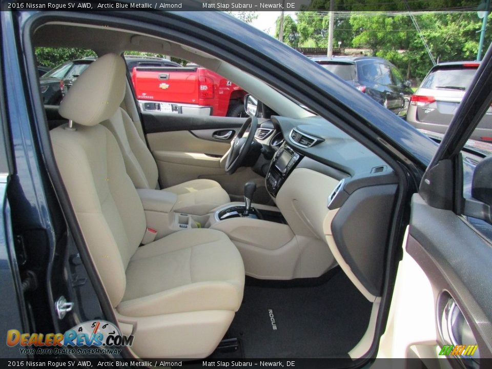 2016 Nissan Rogue SV AWD Arctic Blue Metallic / Almond Photo #18