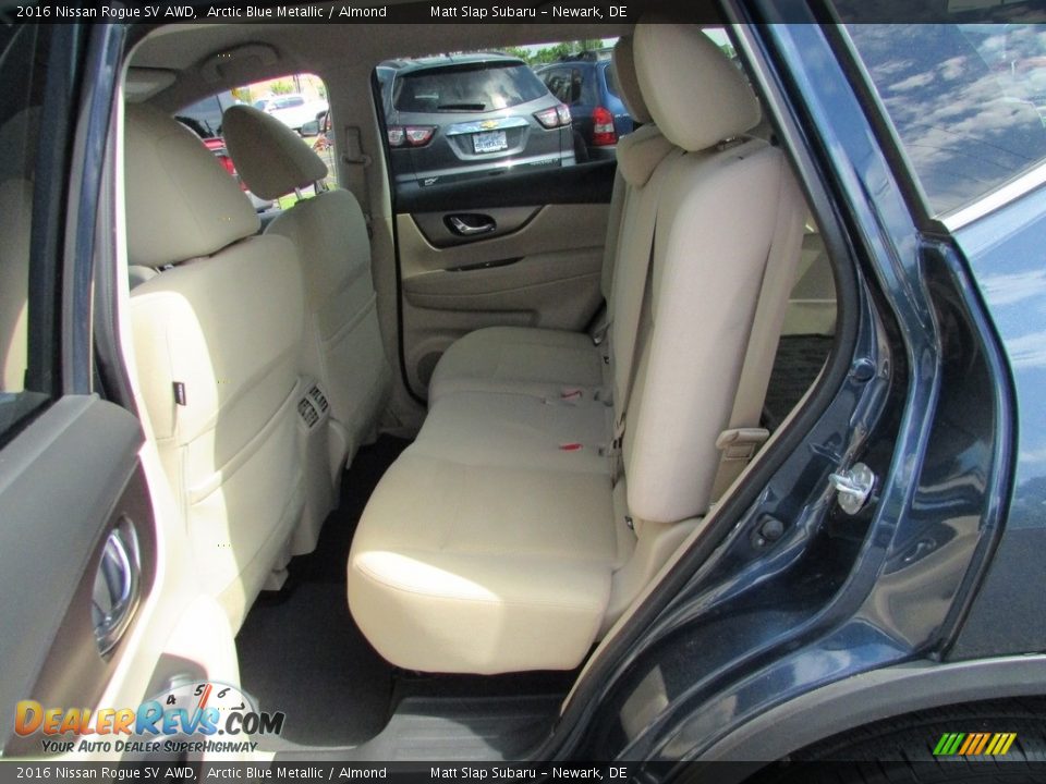 2016 Nissan Rogue SV AWD Arctic Blue Metallic / Almond Photo #21