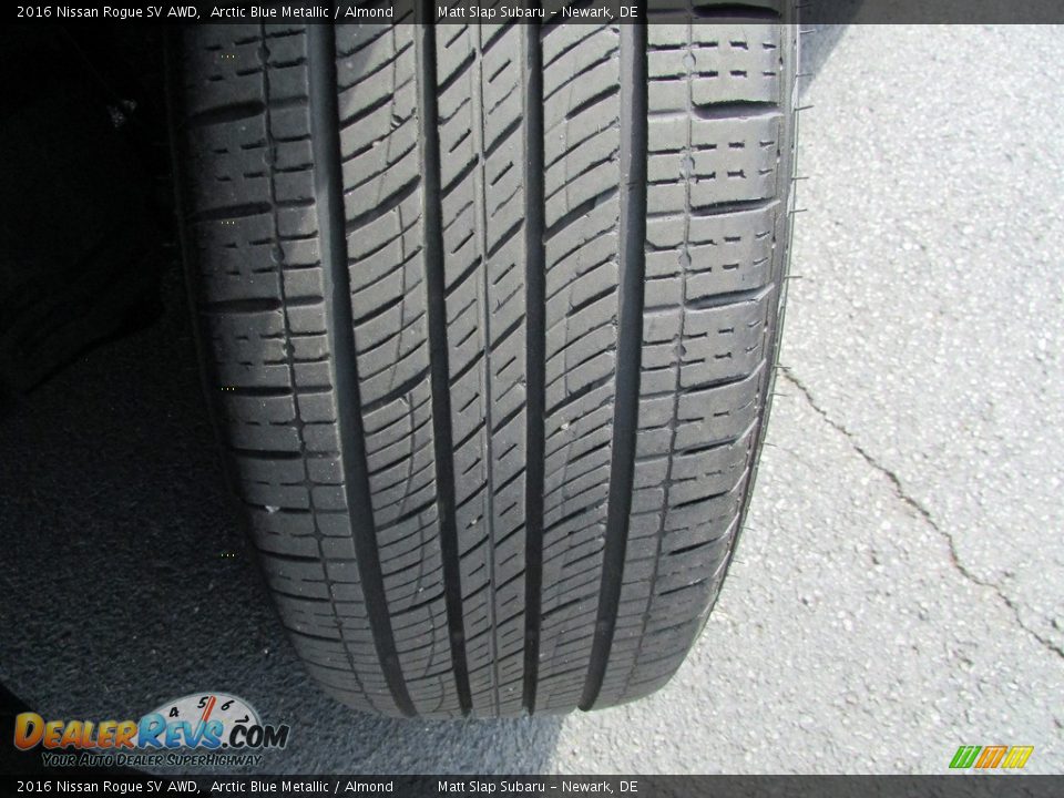 2016 Nissan Rogue SV AWD Arctic Blue Metallic / Almond Photo #23