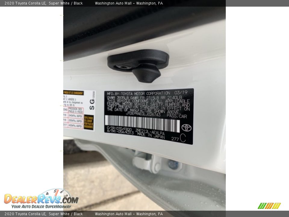 2020 Toyota Corolla LE Super White / Black Photo #13