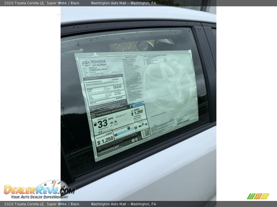 2020 Toyota Corolla LE Super White / Black Photo #24