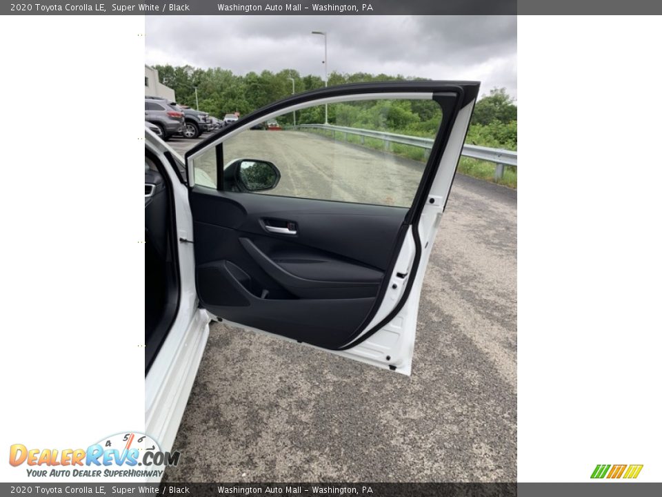 2020 Toyota Corolla LE Super White / Black Photo #30
