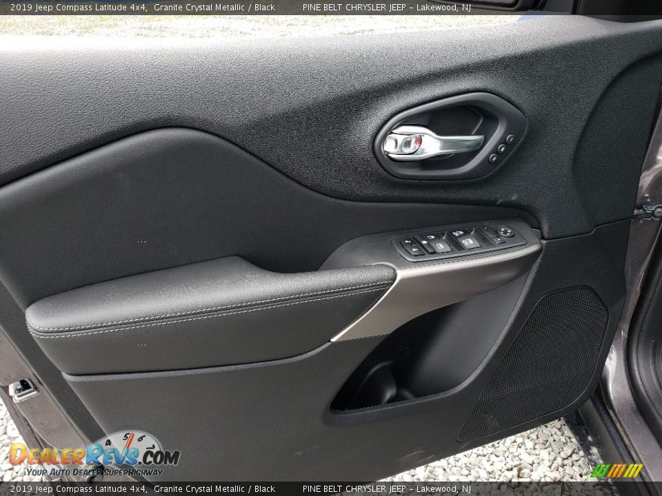 2019 Jeep Compass Latitude 4x4 Granite Crystal Metallic / Black Photo #8