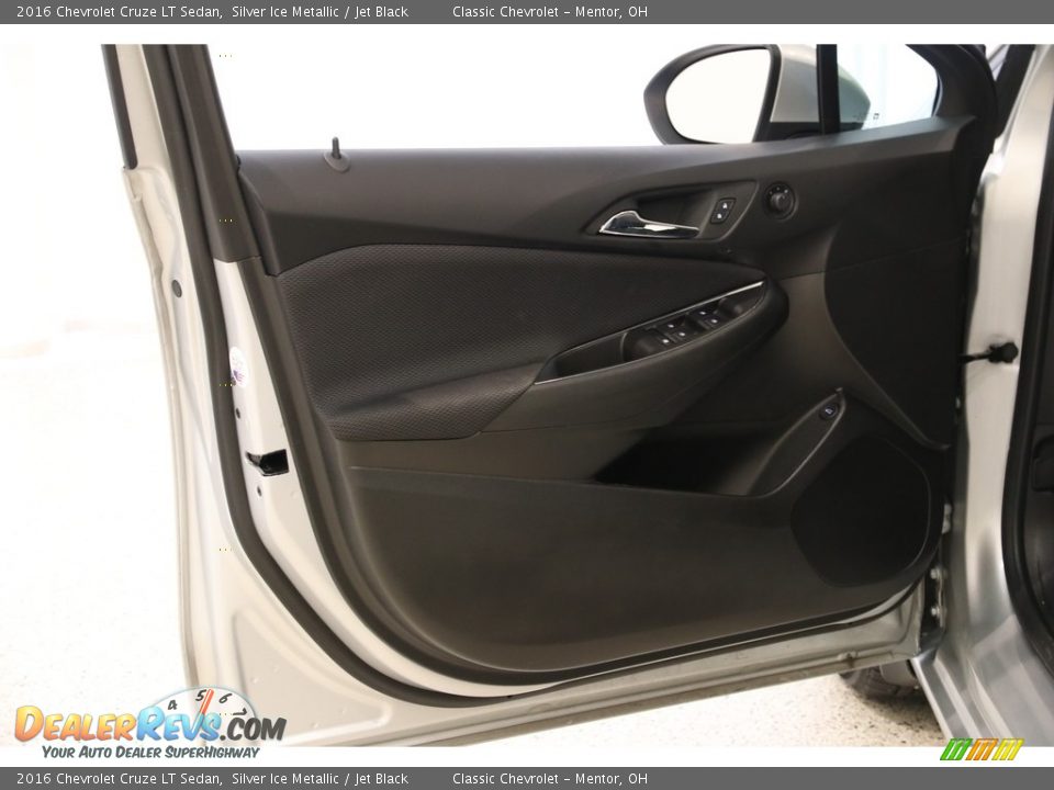 2016 Chevrolet Cruze LT Sedan Silver Ice Metallic / Jet Black Photo #4