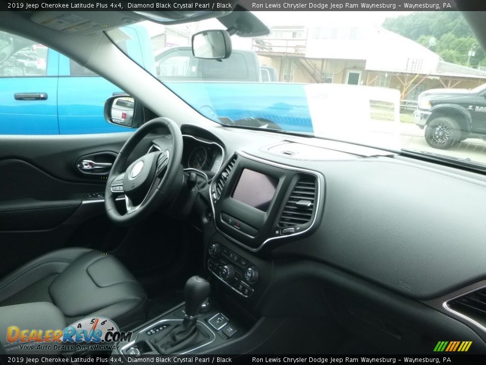2019 Jeep Cherokee Latitude Plus 4x4 Diamond Black Crystal Pearl / Black Photo #9