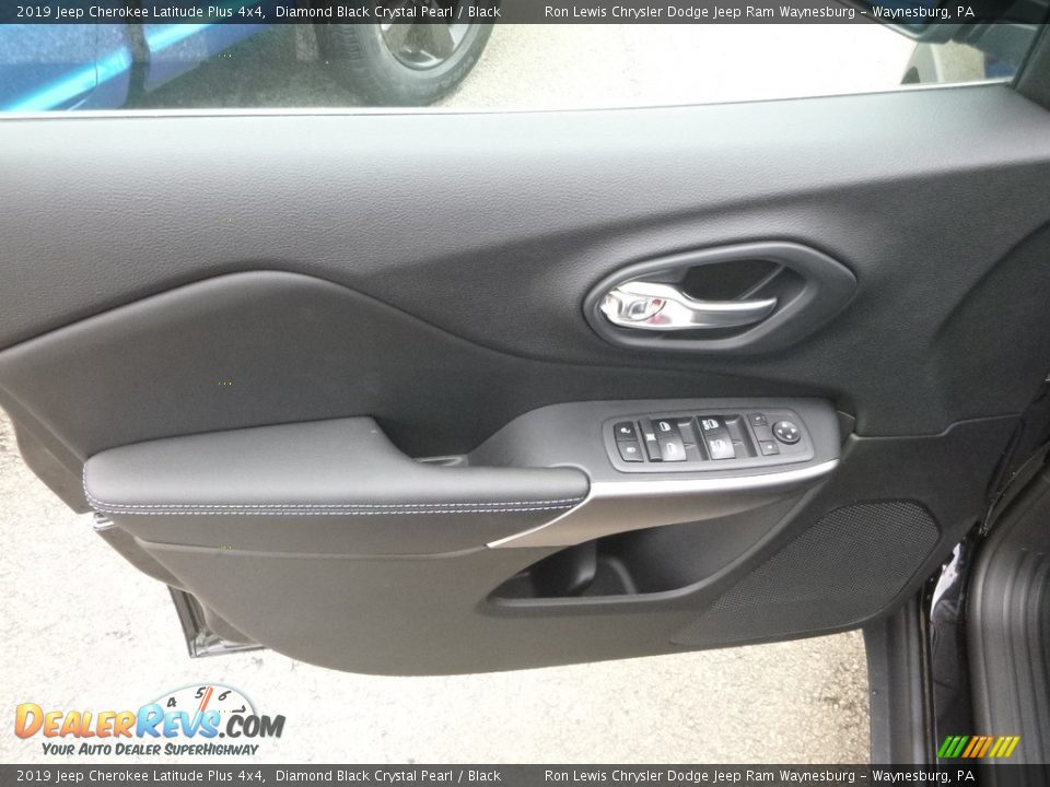 2019 Jeep Cherokee Latitude Plus 4x4 Diamond Black Crystal Pearl / Black Photo #12